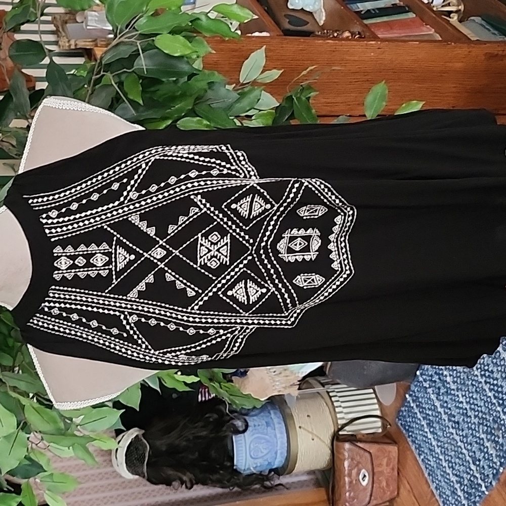 Maurices Black Beauty Top Size Xlg. Gorgeous Top